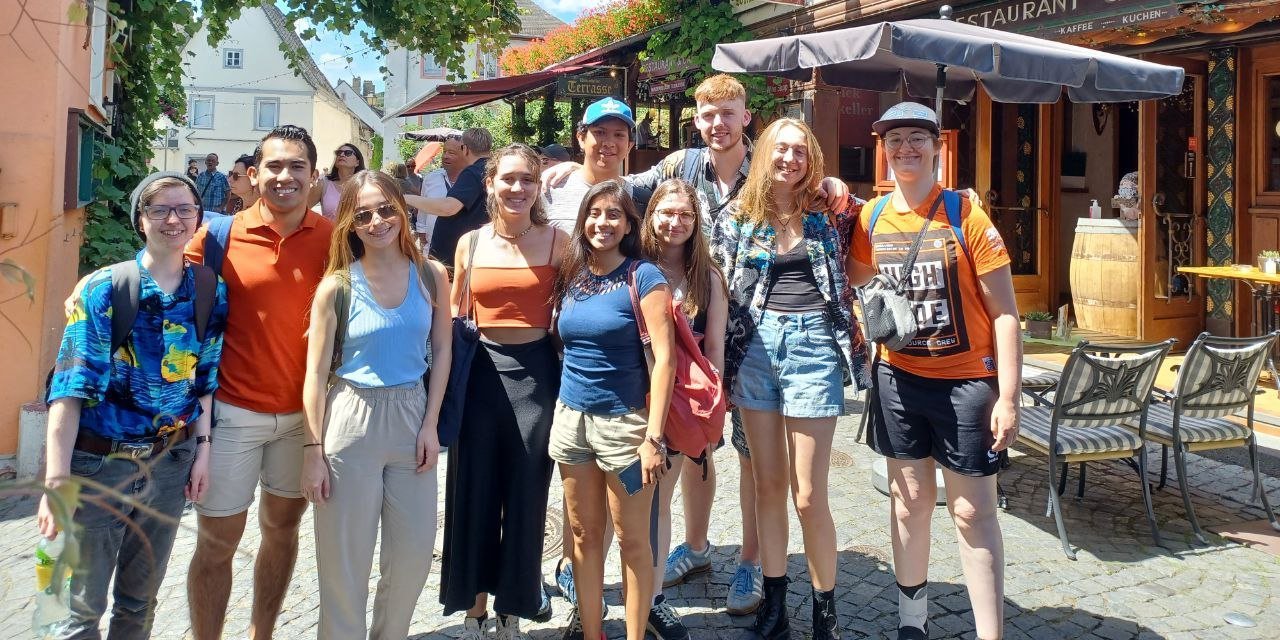 Gruppe Studierender zu Besuch in Rüdesheim